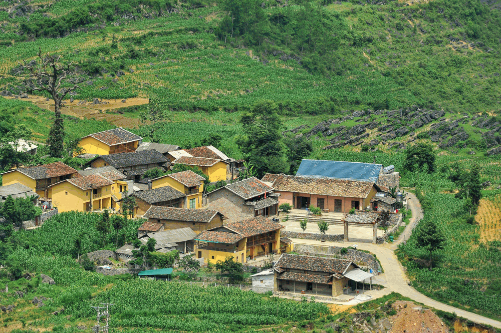 LÀNG VĂN HOÁ DU LỊCH THÔN  LÔ LÔ CHẢI, XÃ LŨNG CÚ