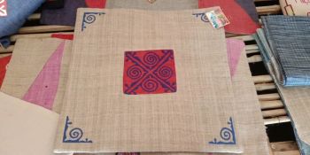 Vỏ gối vuông LT thổ cẩm Đồng Văn